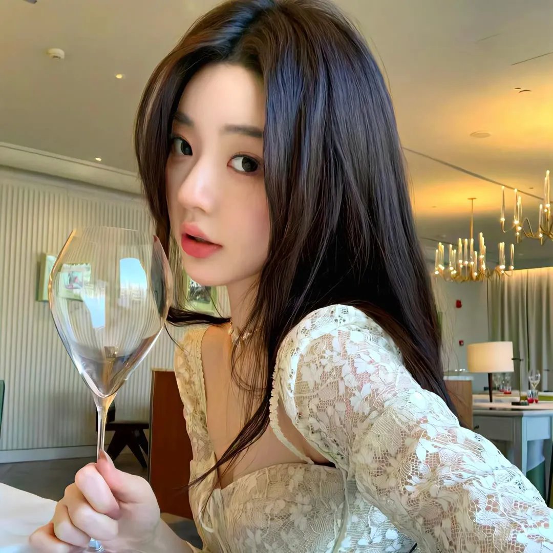 游艇藏春